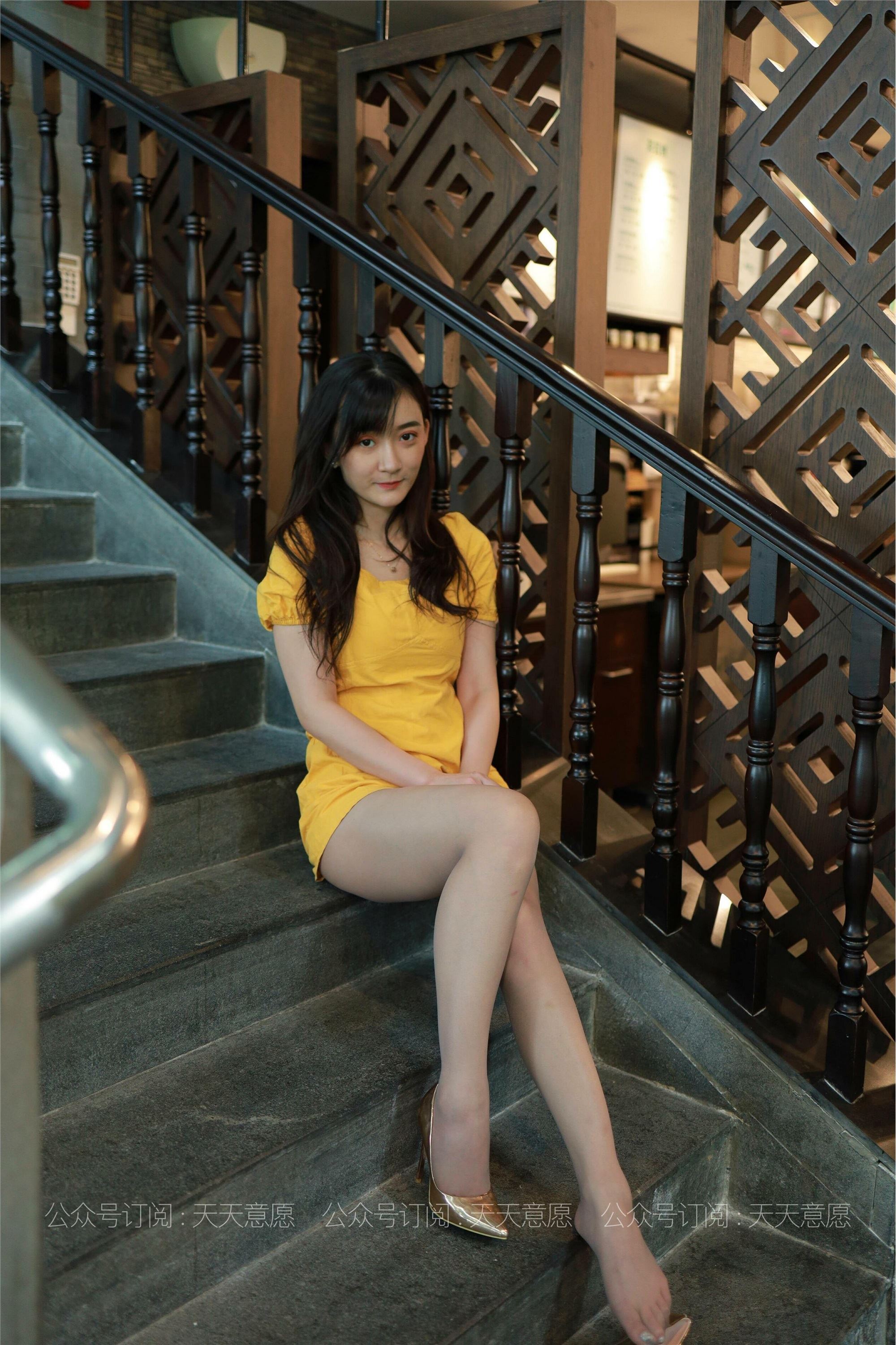 IESS异思趣向 - 模特：秋秋《蛋黄的长裙》